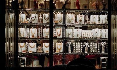 How to Choose the Best Jewelry Store