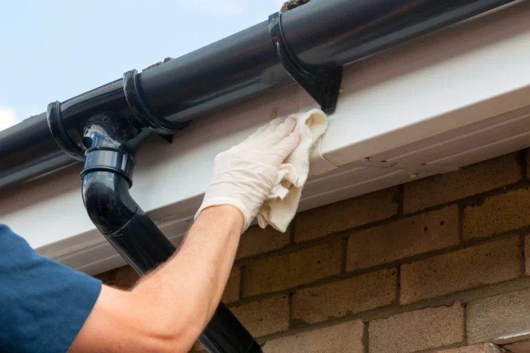 A Comprehensive Guide to Choosing the Right Roofing and Gutter Cleaning Company